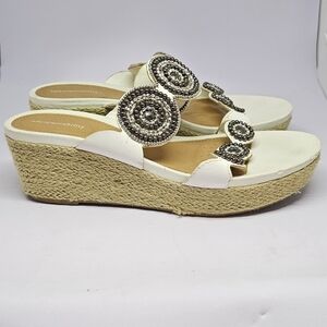 Size 8 | Kohls White Beaded Wedges